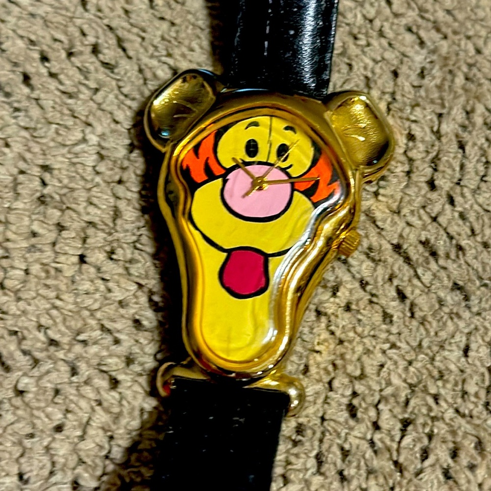 Timex Rewound Tigger Gold and Black Quartz Analog Watch, working new battery